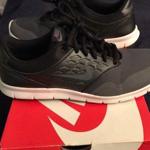 Nike women’s running sneakers